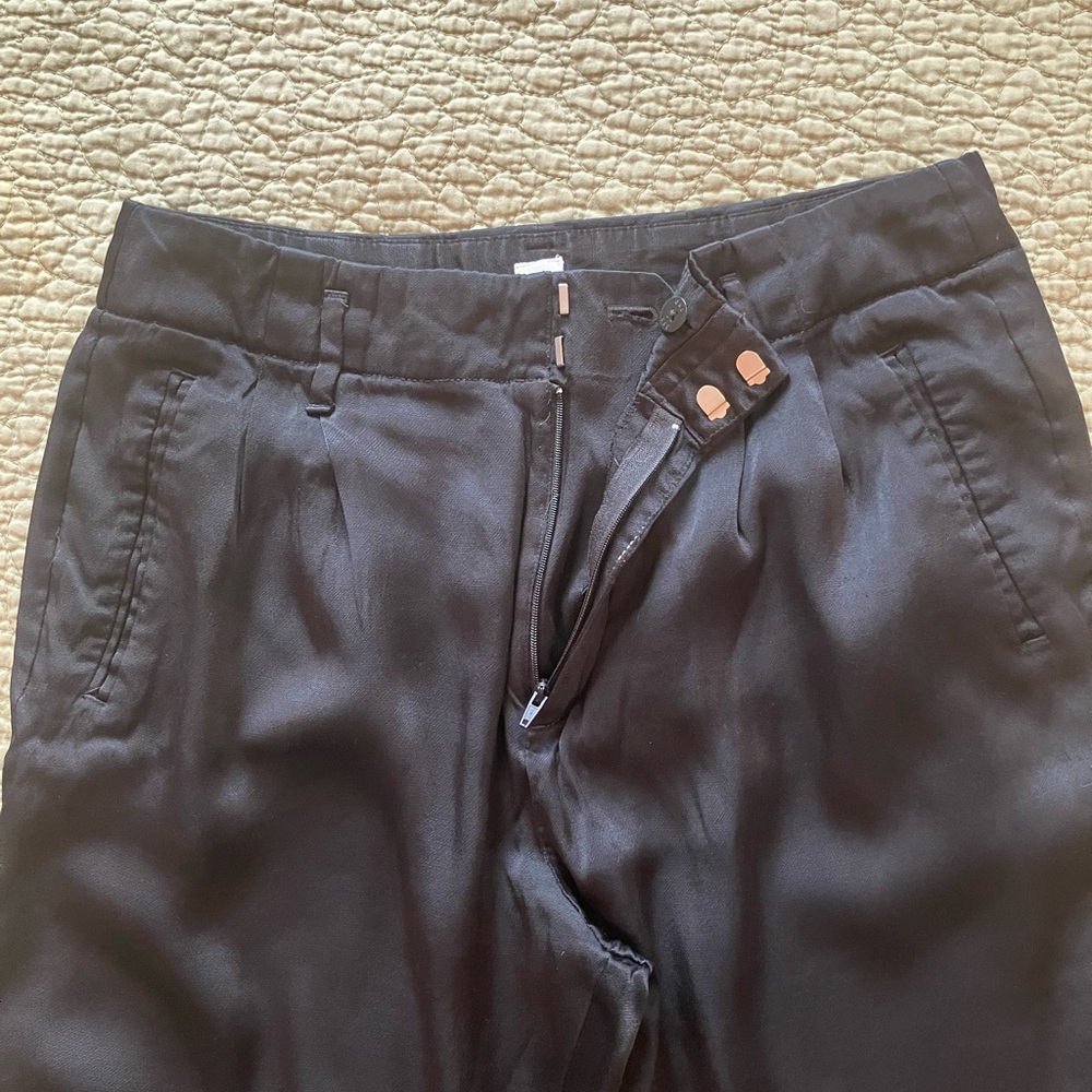Gap Silky/Satiny Black Tapered Trouser 10P